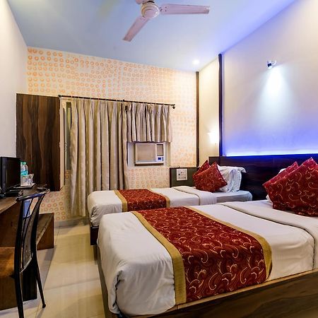 Hotel Panchratna Panvel Eksteriør bilde