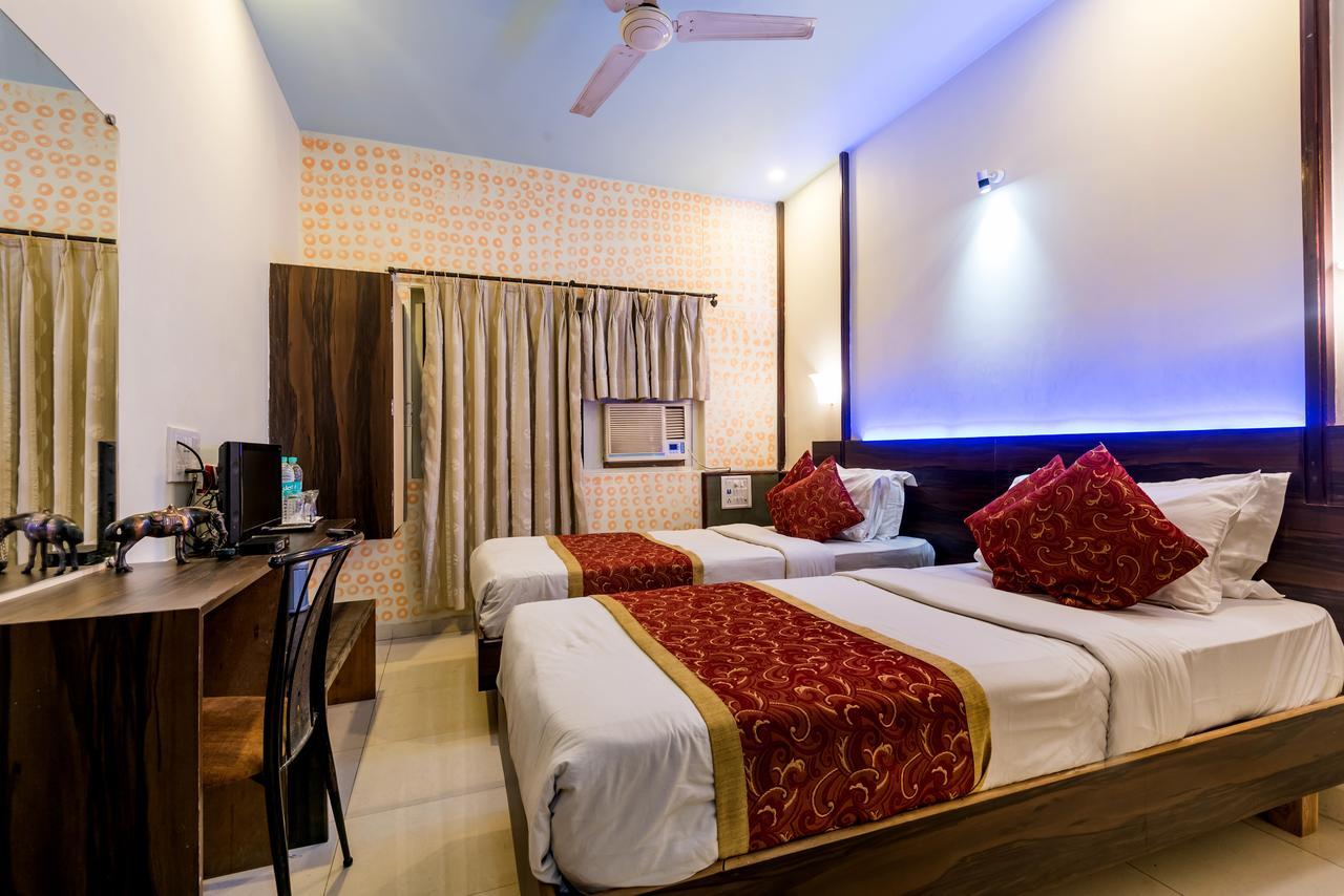 Hotel Panchratna Panvel Eksteriør bilde