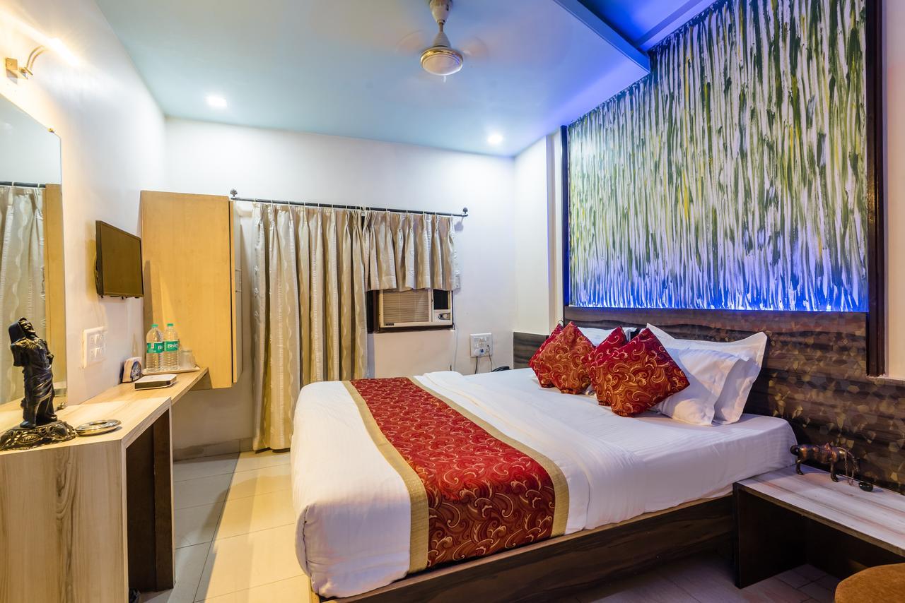 Hotel Panchratna Panvel Eksteriør bilde