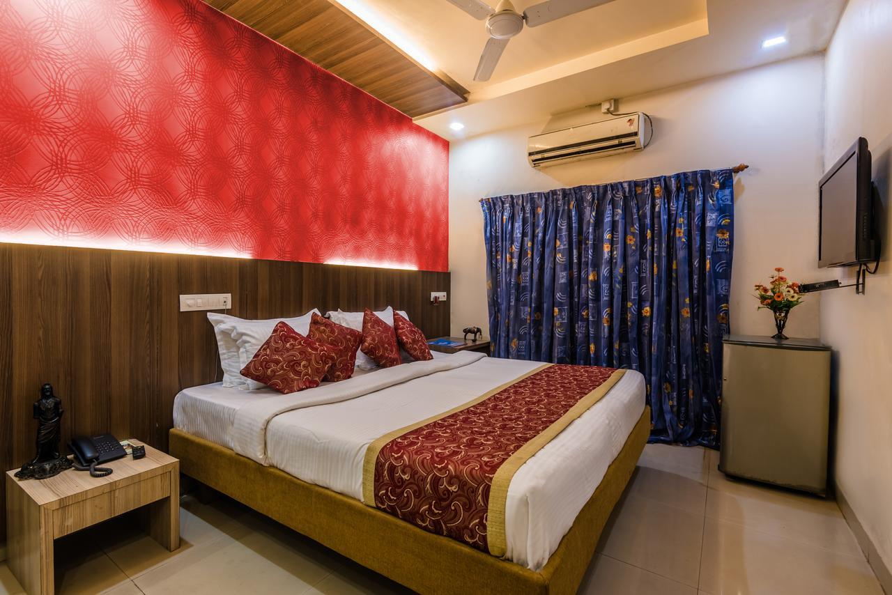 Hotel Panchratna Panvel Eksteriør bilde