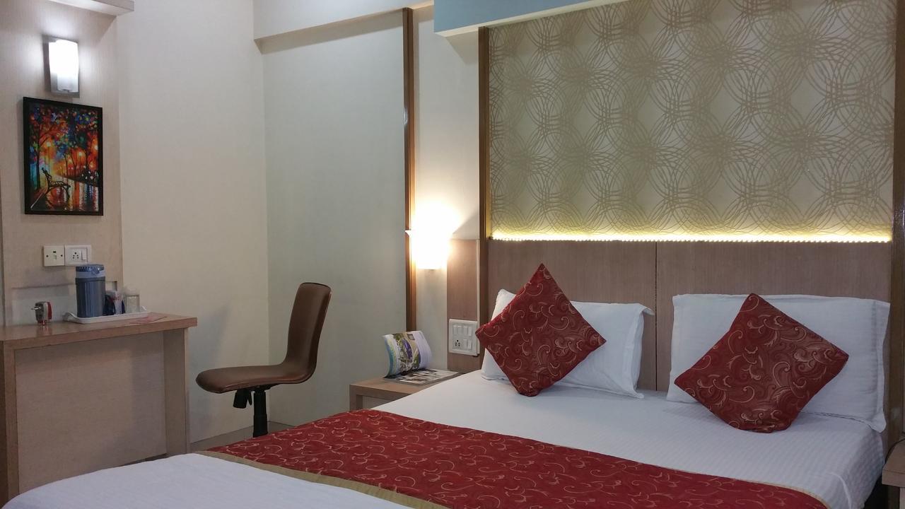 Hotel Panchratna Panvel Eksteriør bilde