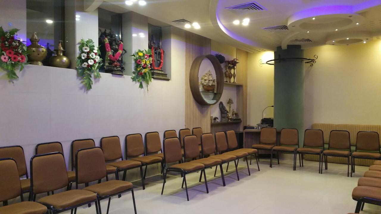 Hotel Panchratna Panvel Eksteriør bilde