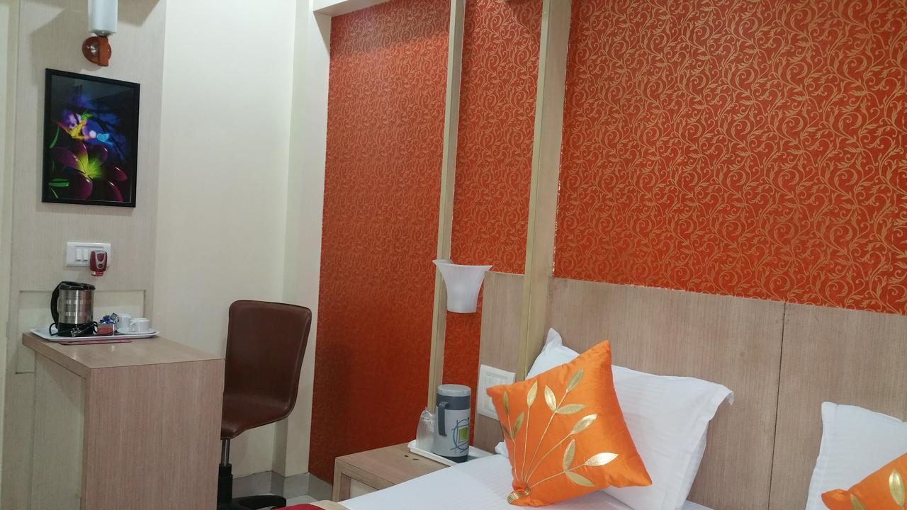 Hotel Panchratna Panvel Eksteriør bilde