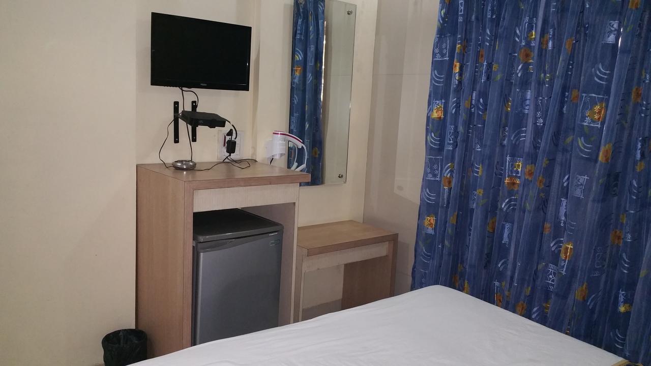 Hotel Panchratna Panvel Eksteriør bilde